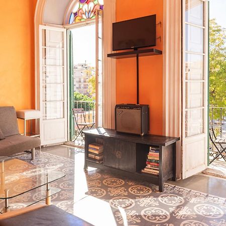 Private Rooms In Historic Building On The Square Малага Экстерьер фото